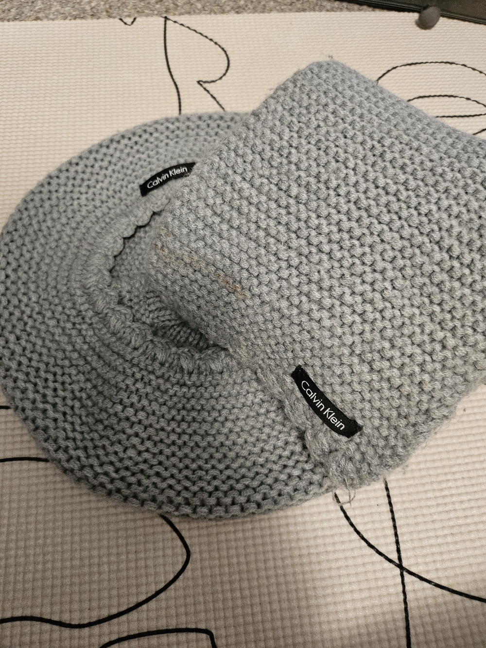 Calvin Klein Light Gray Knit Beret Hat